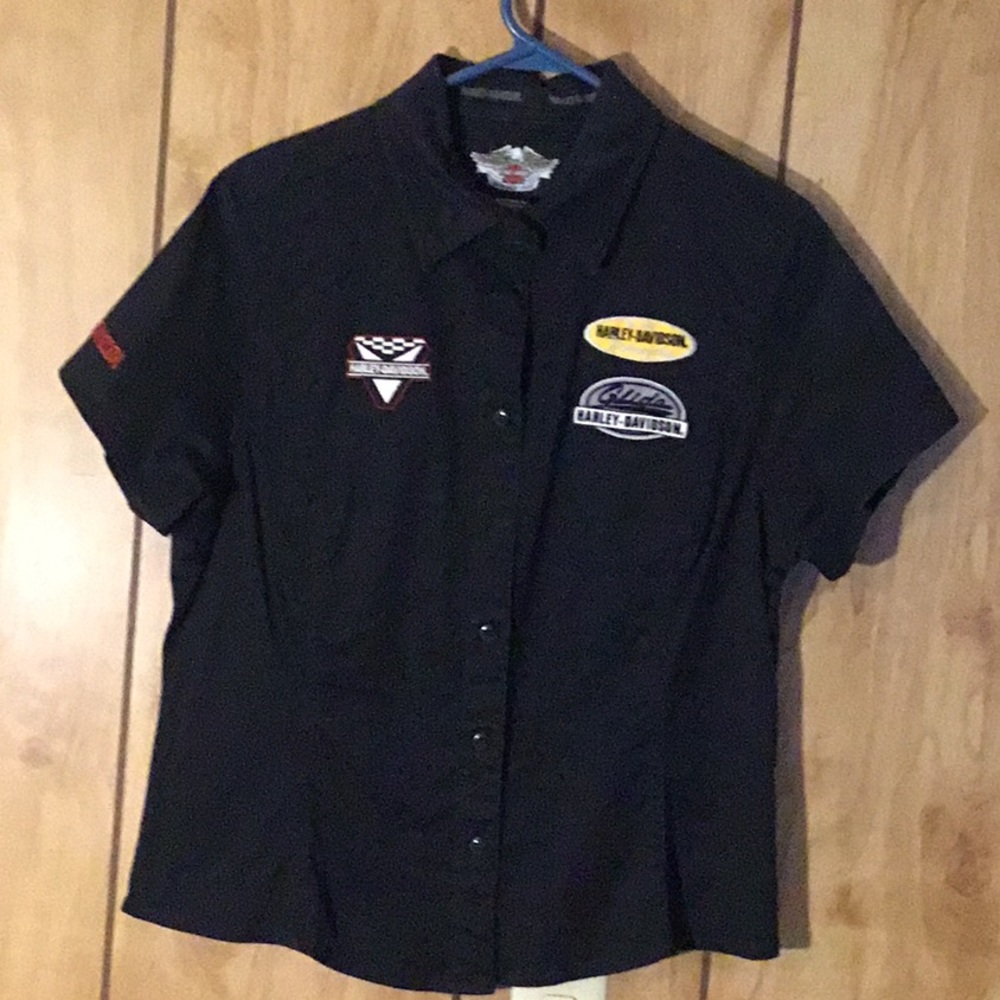 Woman’s Harley Davidson shirt